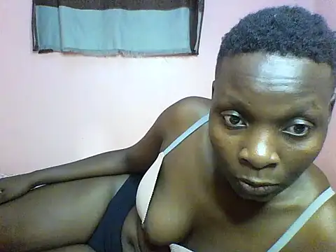 curvylilah live cam on StripChat