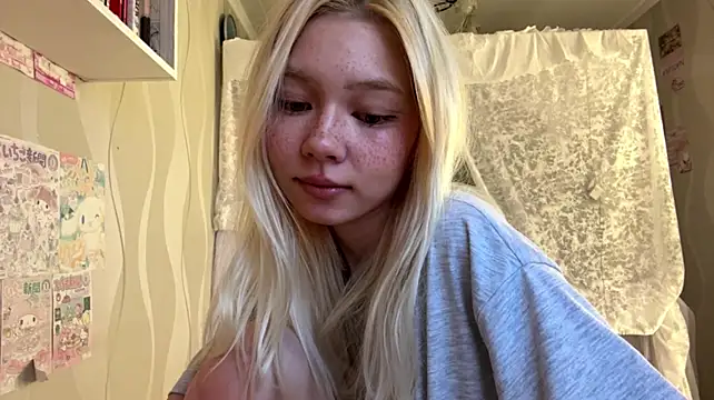 linafloww (F teen) - eye contact