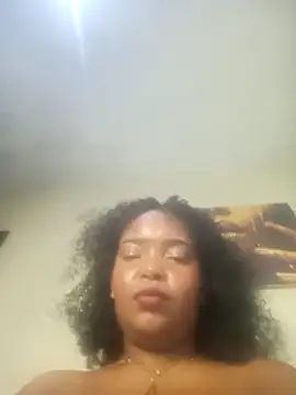 Mitchellebustybabe live cam on StripChat