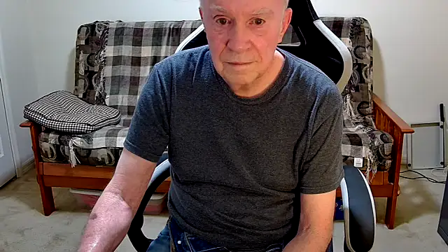 jimmy_d47 (M grandpa) - hmm