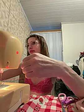Irresistible37 live cam on StripChat