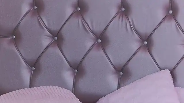 LunaHart live cam on StripChat