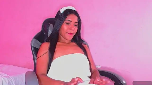 Shara_hot26 webcam