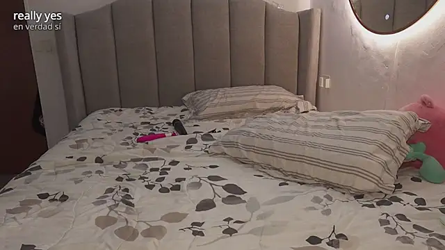 yandracelisofficial webcam