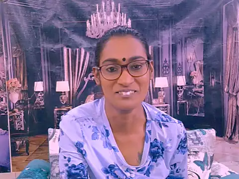 IndianRebel4u2Luv webcam