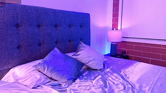 mandi4pole_ live cam on StripChat