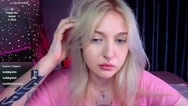 BlondieSummer webcam
