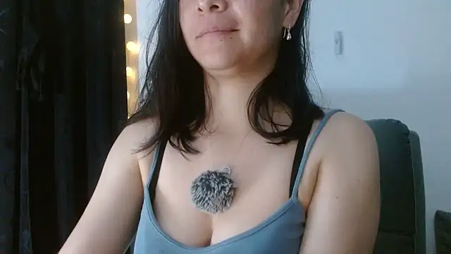 sensualstryp live cam on StripChat