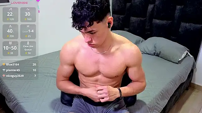 Luke_Muscle webcam