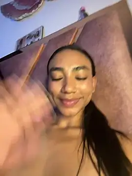 Mia-Lorette live cam on StripChat