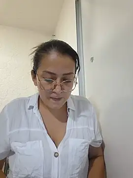 Dr_Edna_naughty live cam on StripChat