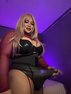 12InchSelfsuckerTs live cam on StripChat