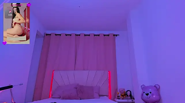 Body69ld live cam on StripChat