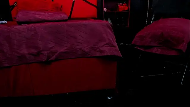 ScarletWais webcam