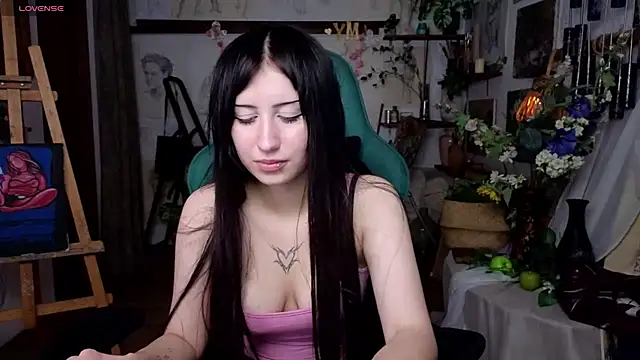 EffieMeowley live cam on StripChat