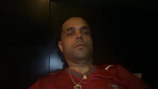 icebergslim281 live cam on StripChat
