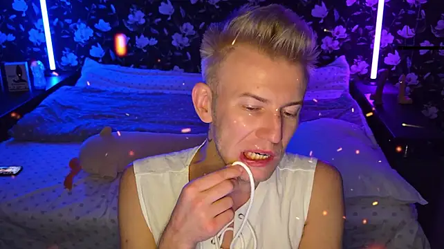 Vuitton live sex cam