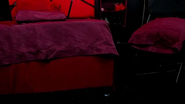 ScarletWais webcam