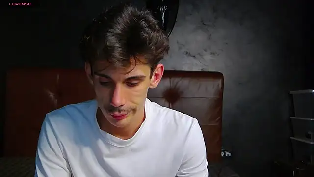 DanielCrush1 live cam on StripChat