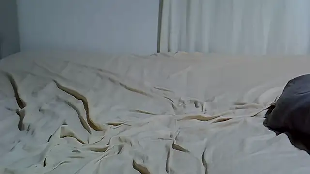 Lannah_Sky live cam on StripChat