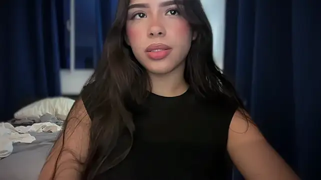 Angelinav7 live cam on StripChat