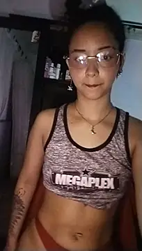 MIlan333X live cam on StripChat