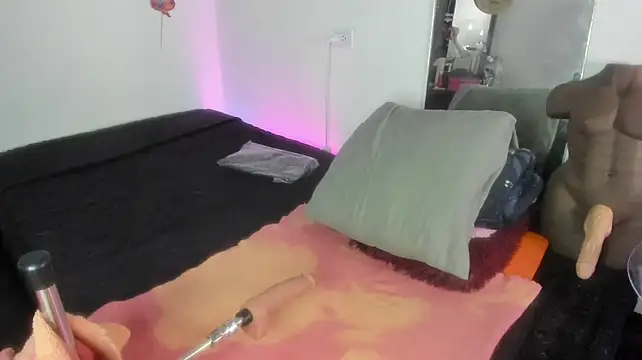 SheraHadee webcam