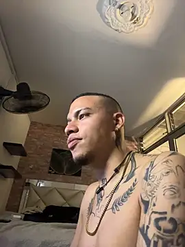 AlphaMasterXxx webcam