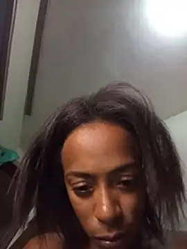 Meninaveneno26 live cam on StripChat