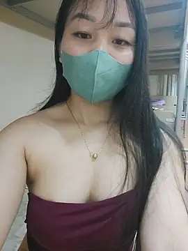Laurie369 webcam