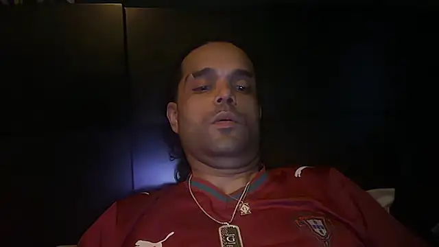 icebergslim281 live cam on StripChat