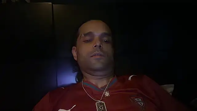 icebergslim281 live cam on StripChat