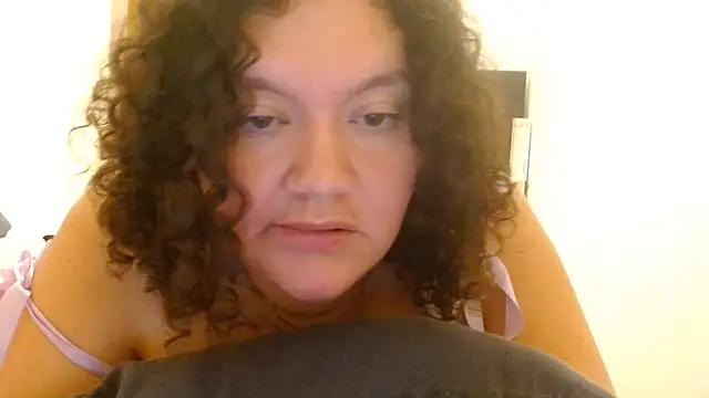 HeidiSanabria live cam on StripChat