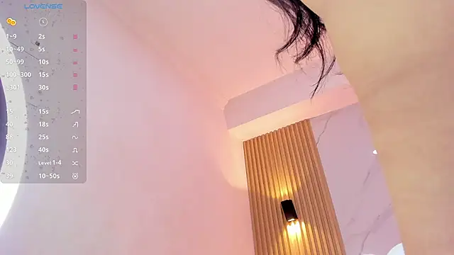 miss_alice_jones webcam