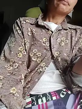 30yearr live cam on StripChat
