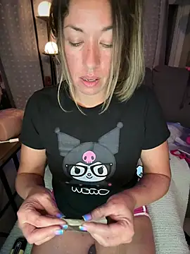 MiraKisss live sex cam