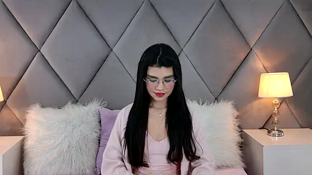OliviaDiaz live cam on StripChat