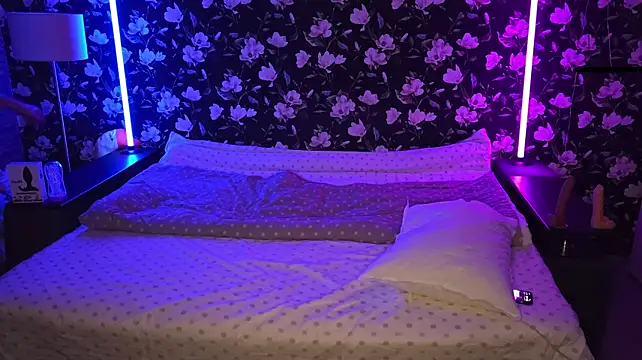 Vuitton live cam on StripChat