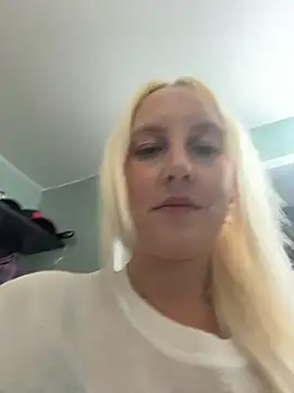 merlindave (F young) - Finger pussy/naked 🥵✌️🤪