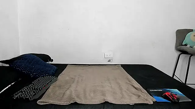 evanscollins live cam on StripChat
