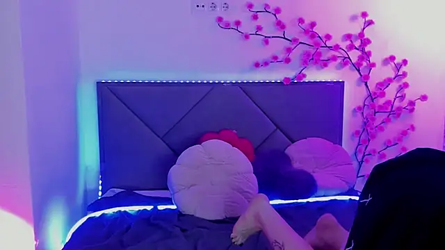 JoannLowe webcam