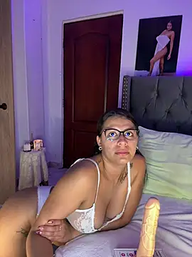 ema_zoe webcam