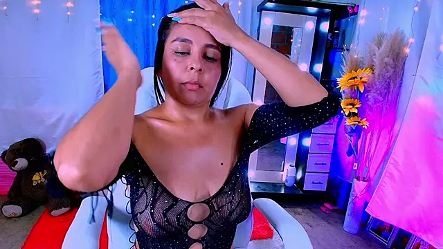 DanielaLati webcam