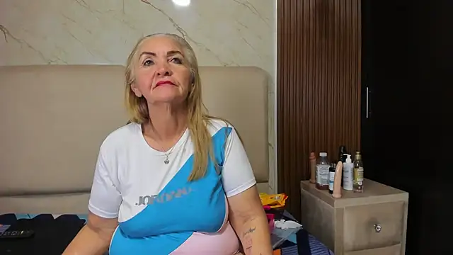 queenstarhy webcam