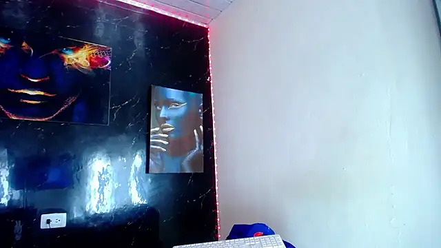 LuxeCouple webcam