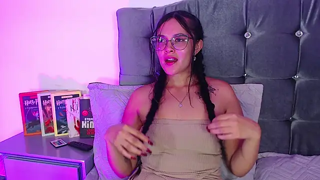EmmaCurvyy webcam
