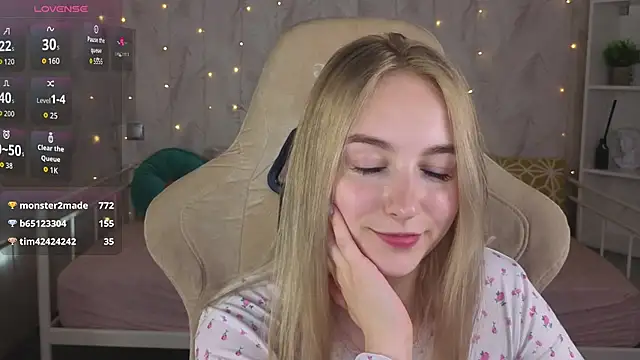 Shy_Polly webcam