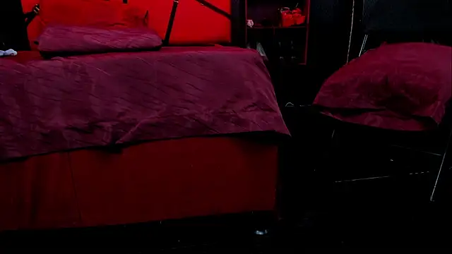 ScarletWais webcam