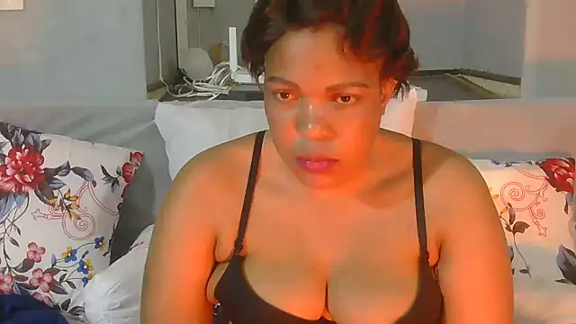 YellowPeaches webcam