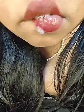 curvy_pooja (F young) - Oily boobies 🍯
